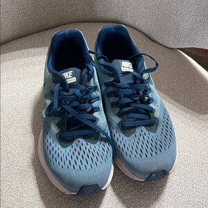 Nike Women's Blue Athletic Shoes